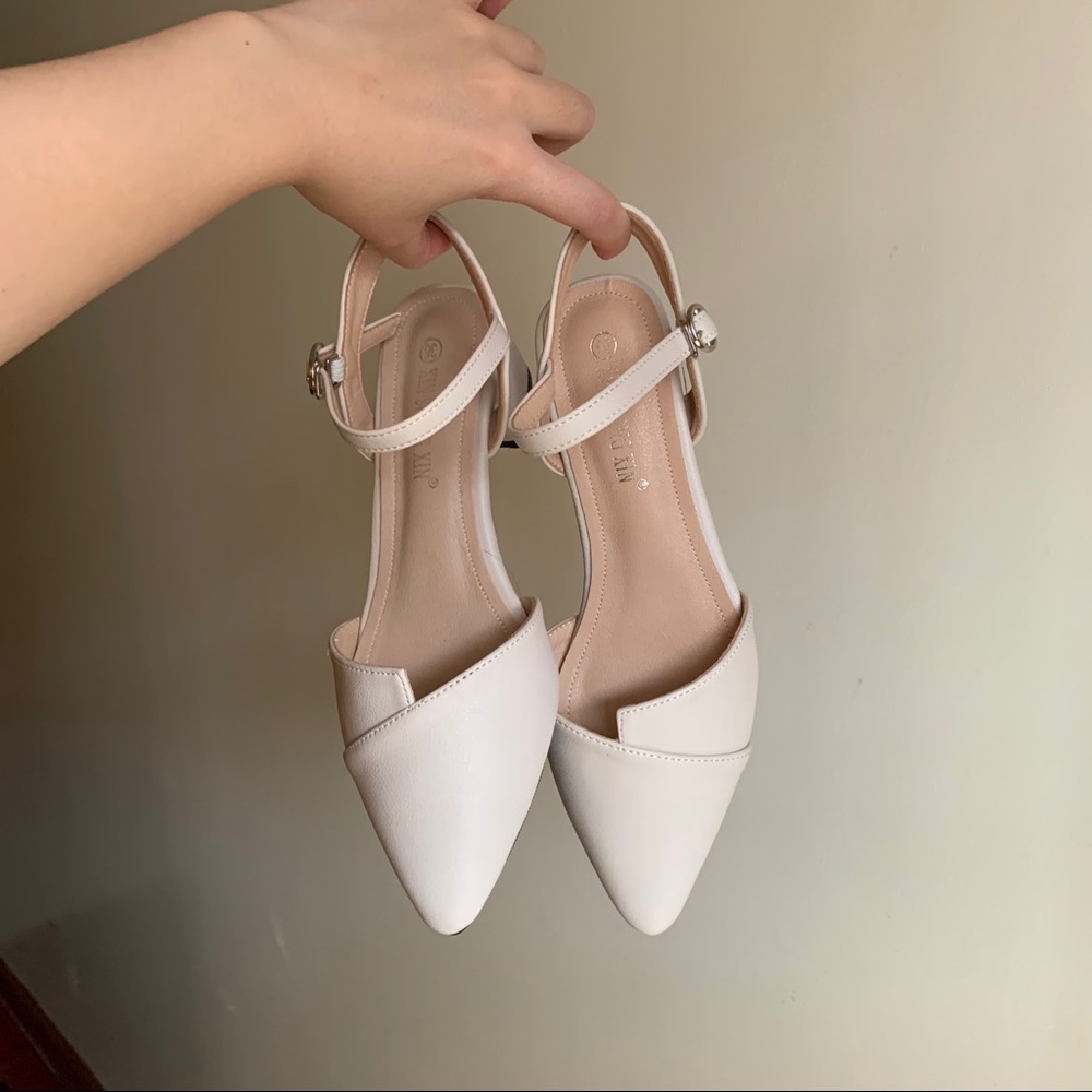 Pointed Leather Flats